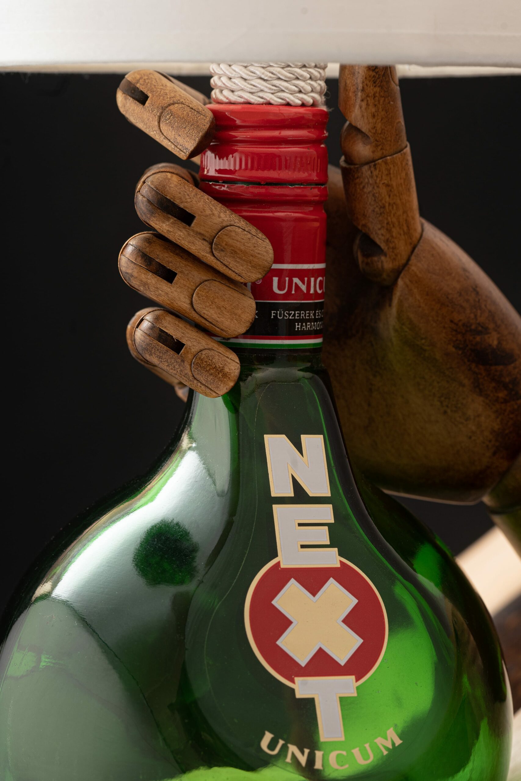 Egyedi lámpa – unicum, kéz – RAPTor Design