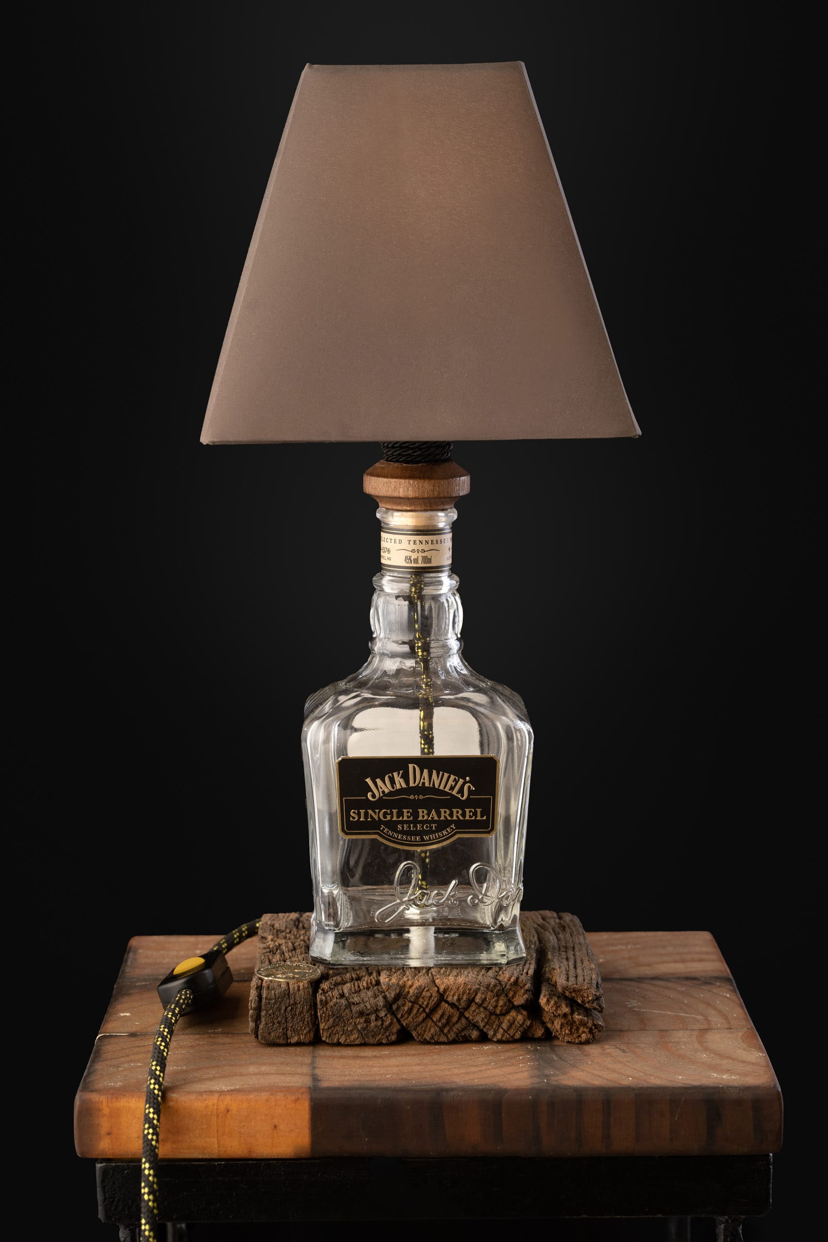 Egyedi lámpa – Jack Daniels – RAPTor Design
