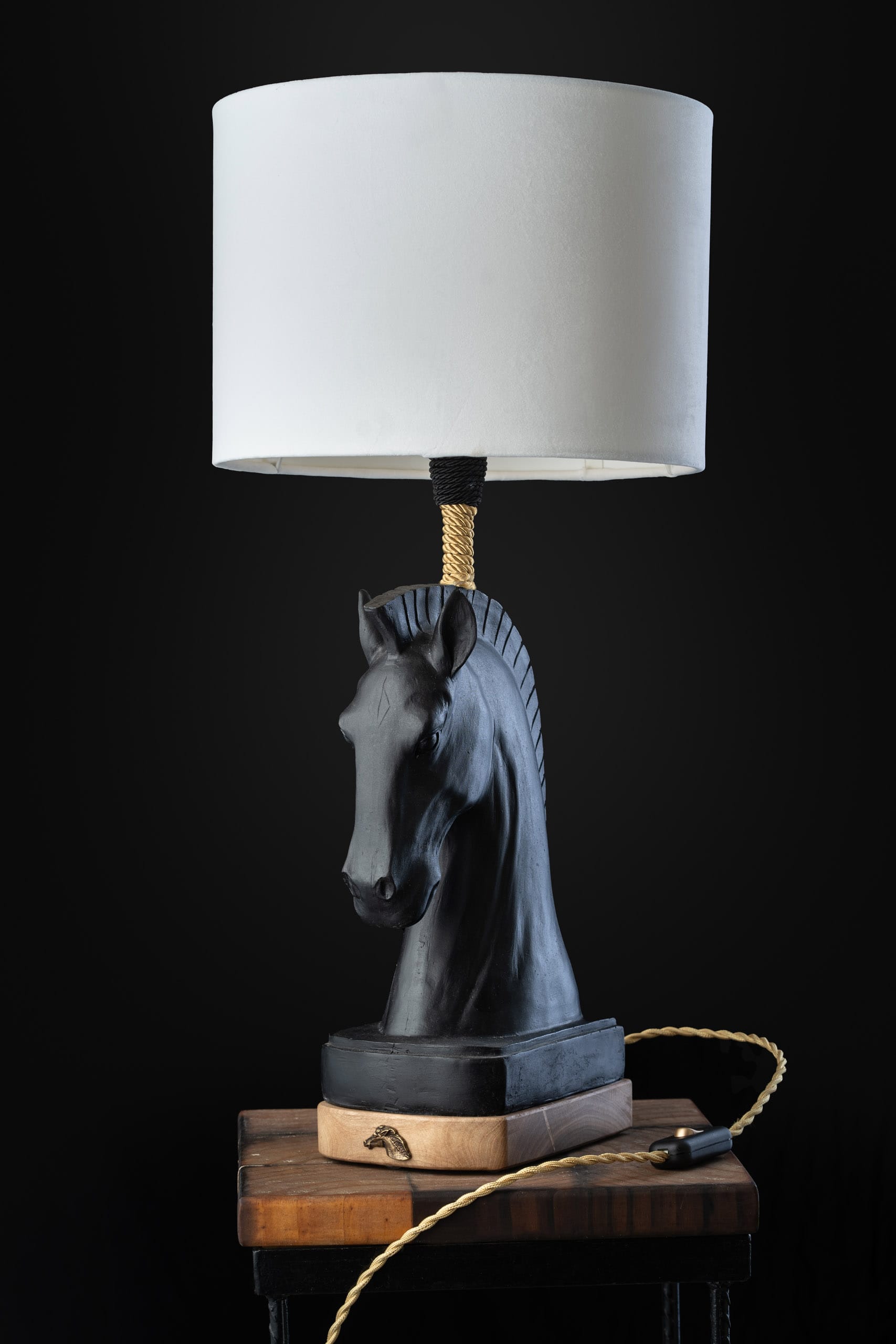 Egyedi lámpa – ló – RAPTor Design
